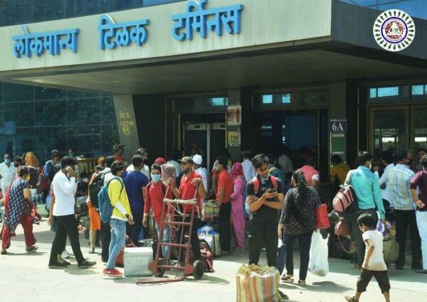 MIGRANT WORKERS IN MUMBAI, DELHI START HEADING HOME AGAIN, AMID FEAR OF LOCKDOWN